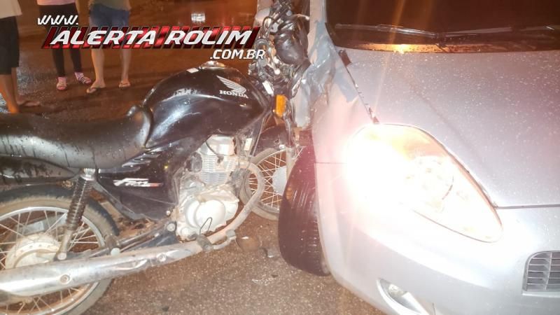 Motociclista embriagado e sem CNH colide em lateral de carro que avançou a via, em Rolim de Moura Motociclista embriagado e sem CNH colide em lateral de carro que avançou a via, em Rolim de Moura