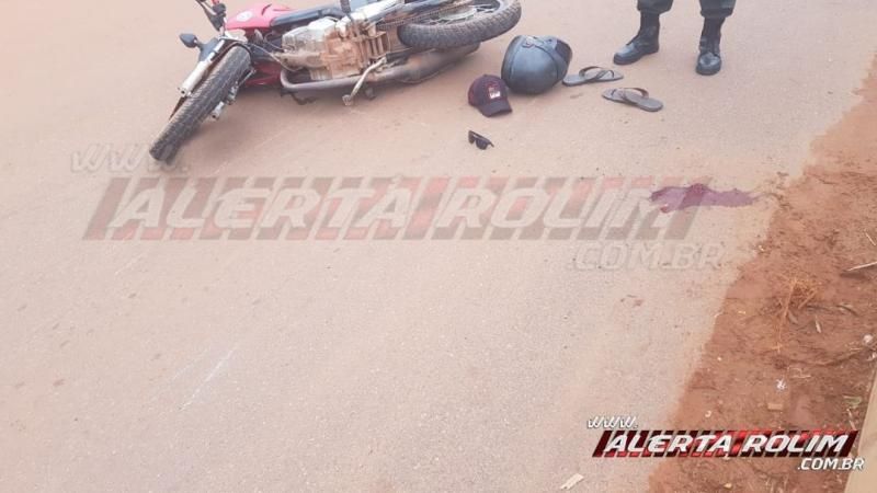 Motociclista sofre queda ao passar sobre quebra-molas na Rua Parnaíba, em Rolim de Moura Motociclista sofre queda ao passar sobre quebra-molas na Rua Parnaíba, em Rolim de Moura