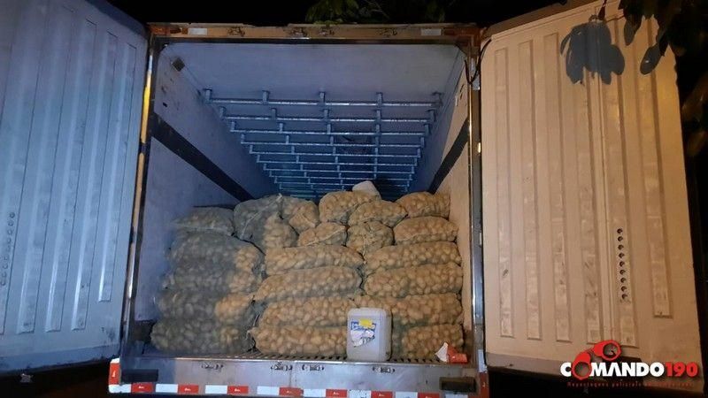 Operação em conjunto entre PM, PC, PRF e Polícia Penal resulta na apreensão de mais de 150 Kg de Maconha e na prisão de irmão da Prefeita afastada de Cacoal Operação em conjunto entre PM, PC, PRF e Polícia Penal resulta na apreensão de mais de 150 Kg de Maconha e na prisão de irmão da Prefeita afastada de Cacoal