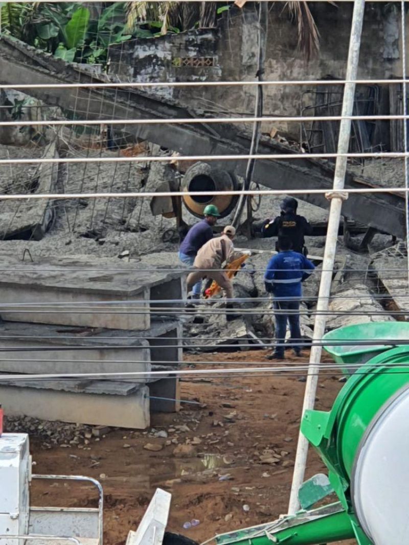 Operários ficam feridos após laje ceder em obra, em Ji-Paraná Operários ficam feridos após laje ceder em obra, em Ji-Paraná