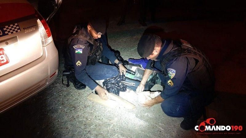 PM prende indivíduo transportando quase 05 Kg de Maconha dentro de taxi, em Ji-Paraná PM prende indivíduo transportando quase 05 Kg de Maconha dentro de taxi, em Ji-Paraná
