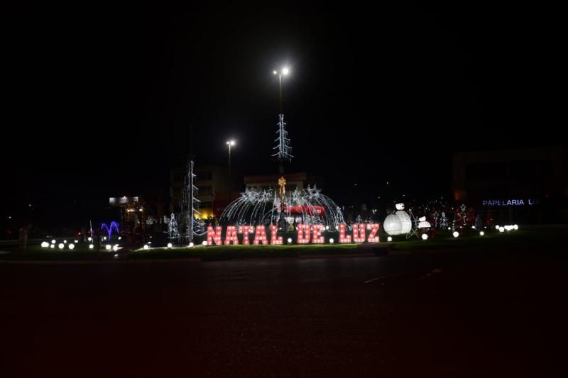Região Central de Rolim de Moura recebe enfeites do “Natal de Luz” Região Central de Rolim de Moura recebe enfeites do “Natal de Luz”