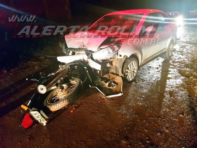 Motociclista fica em estado grave após colidir frontalmente contra táxi na noite de sexta-feira, em Rolim de Moura Motociclista fica em estado grave após colidir frontalmente contra táxi na noite de sexta-feira, em Rolim de Moura