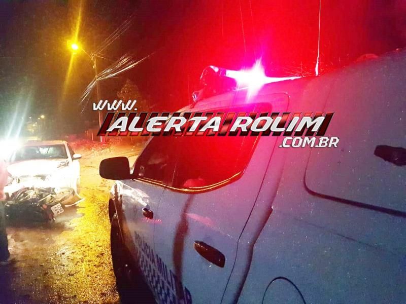 Motociclista fica em estado grave após colidir frontalmente contra táxi na noite de sexta-feira, em Rolim de Moura Motociclista fica em estado grave após colidir frontalmente contra táxi na noite de sexta-feira, em Rolim de Moura
