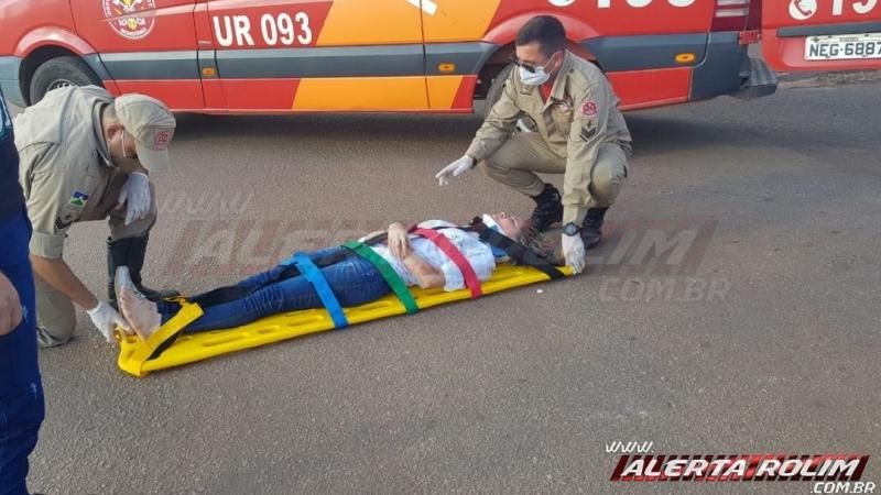 Acidente de trânsito entre carro e moto no centro da cidade resulta em duas pessoas feridas em Rolim de Moura Acidente de trânsito entre carro e moto no centro da cidade resulta em duas pessoas feridas em Rolim de Moura