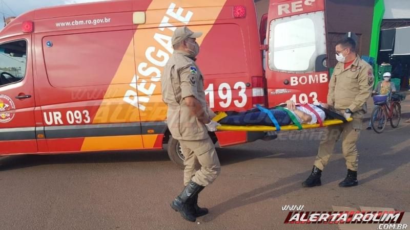 Acidente de trânsito entre carro e moto no centro da cidade resulta em duas pessoas feridas em Rolim de Moura Acidente de trânsito entre carro e moto no centro da cidade resulta em duas pessoas feridas em Rolim de Moura