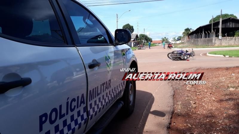 Ciclista é socorrido ao ser atingido por moto na Avenida Norte Sul, em Rolim de Moura Ciclista é socorrido ao ser atingido por moto na Avenida Norte Sul, em Rolim de Moura