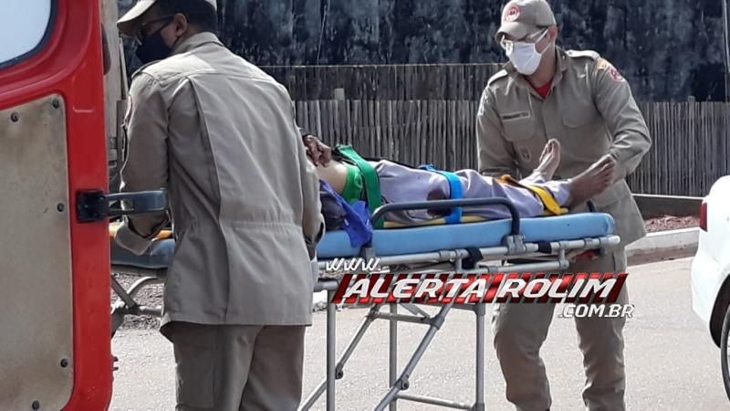 Ciclista é socorrido ao ser atingido por moto na Avenida Norte Sul, em Rolim de Moura Ciclista é socorrido ao ser atingido por moto na Avenida Norte Sul, em Rolim de Moura