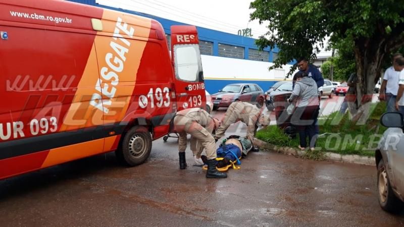 Colisão entre carro e moto resulta em um ferido nesta manhã de segunda-feira, em Rolim de Moura Colisão entre carro e moto resulta em um ferido nesta manhã de segunda-feira, em Rolim de Moura