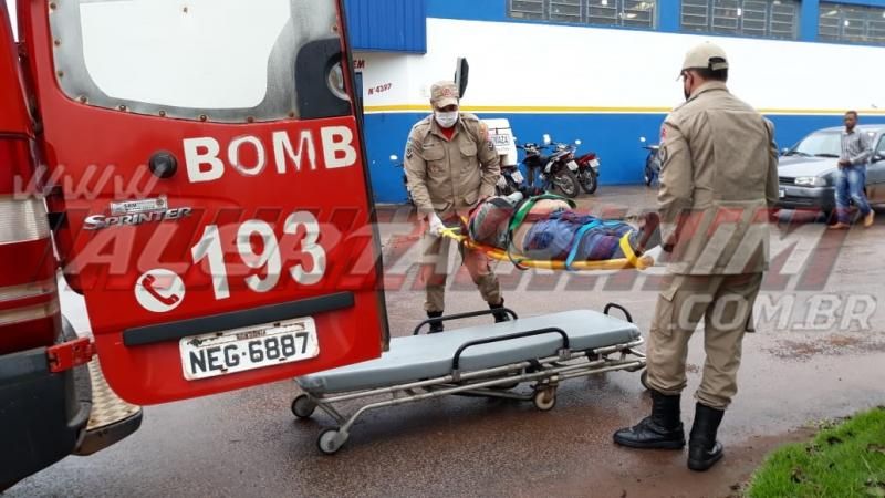 Colisão entre carro e moto resulta em um ferido nesta manhã de segunda-feira, em Rolim de Moura Colisão entre carro e moto resulta em um ferido nesta manhã de segunda-feira, em Rolim de Moura