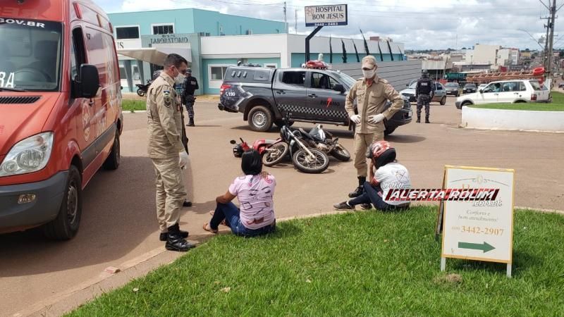 Colisão entre duas motos é registrada na tarde desta terça-feira, em Rolim de Moura Colisão entre duas motos é registrada na tarde desta terça-feira, em Rolim de Moura