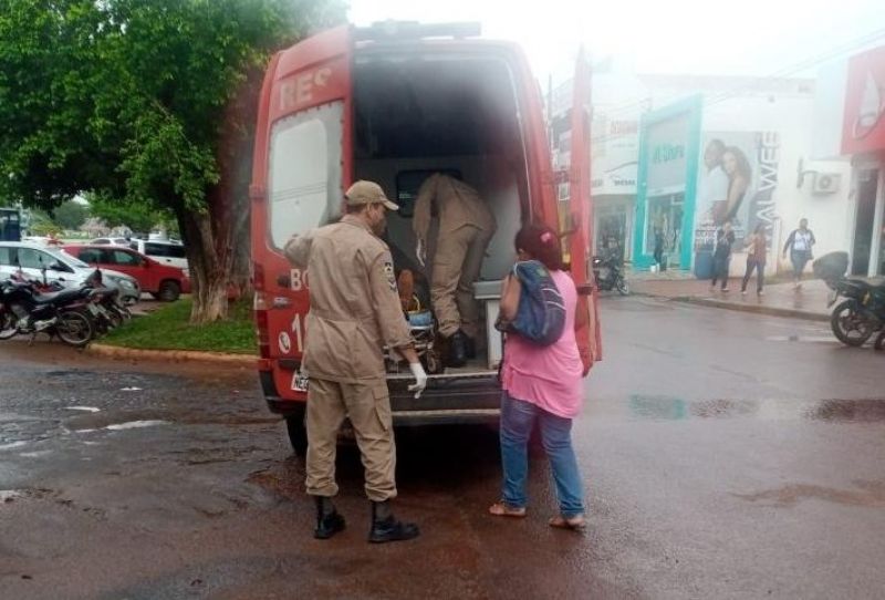 Homem é atingido por caminhonete ao atravessar faixa de pedestres no Centro de Rolim de Moura Homem é atingido por caminhonete ao atravessar faixa de pedestres no Centro de Rolim de Moura