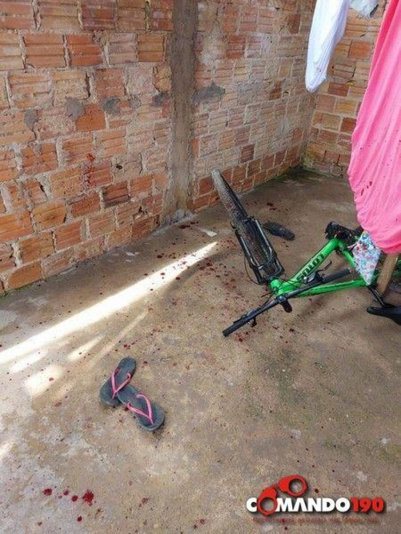 Homem é morto com mais de 08 facadas ao tentar separar briga de casal, em Ji-Paraná Homem é morto com mais de 08 facadas ao tentar separar briga de casal, em Ji-Paraná