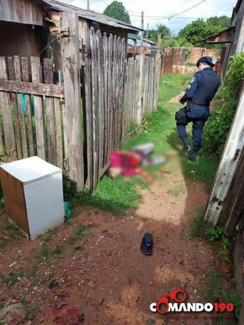 Homem é morto com mais de 08 facadas ao tentar separar briga de casal, em Ji-Paraná