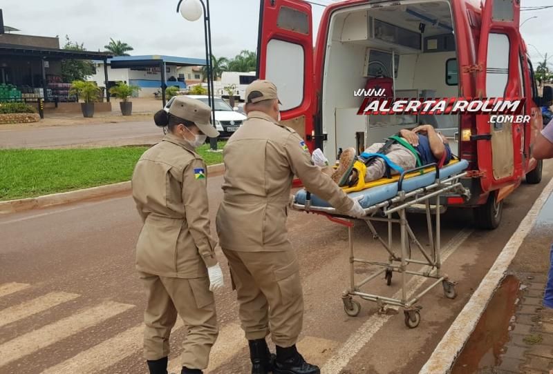 Motociclista é socorrido pelos bombeiros militares após sofrer queda na Avenida Norte Sul, em Rolim de Moura Motociclista é socorrido pelos bombeiros militares após sofrer queda na Avenida Norte Sul, em Rolim de Moura