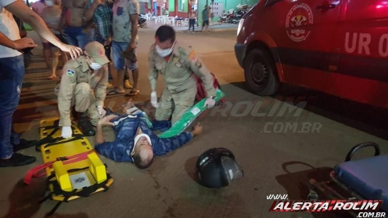 Motociclista fratura perna em acidente trânsito registrado no centro de Rolim de Moura Motociclista fratura perna em acidente trânsito registrado no centro de Rolim de Moura