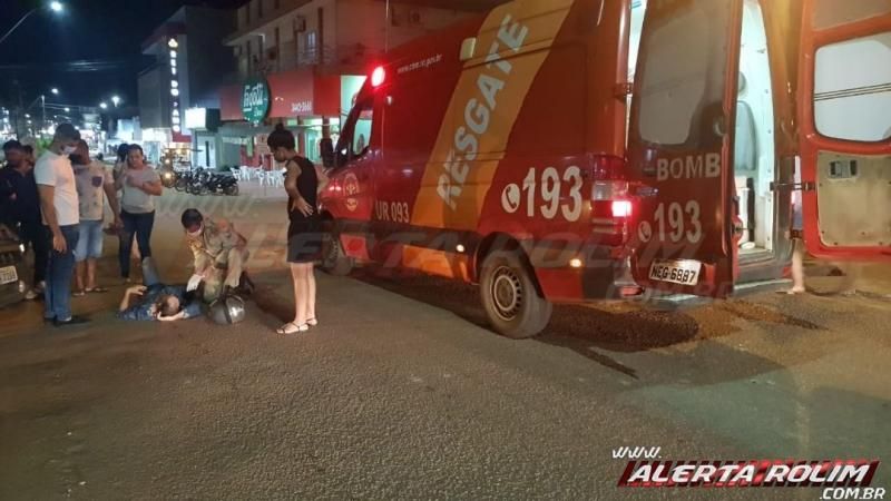 Motociclista fratura perna em acidente trânsito registrado no centro de Rolim de Moura Motociclista fratura perna em acidente trânsito registrado no centro de Rolim de Moura