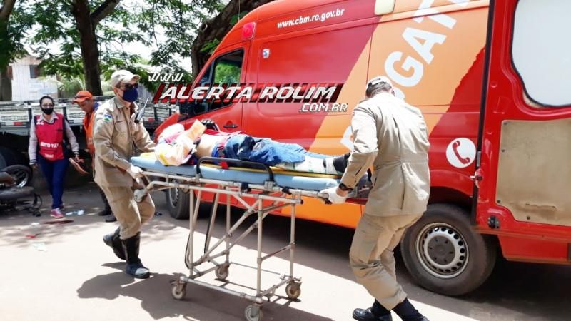 Mototaxista fratura braço e perna ao bater na traseira de caminhão estacionado no Bairro Cidade Alta, em Rolim de Moura Mototaxista fratura braço e perna ao bater na traseira de caminhão estacionado no Bairro Cidade Alta, em Rolim de Moura