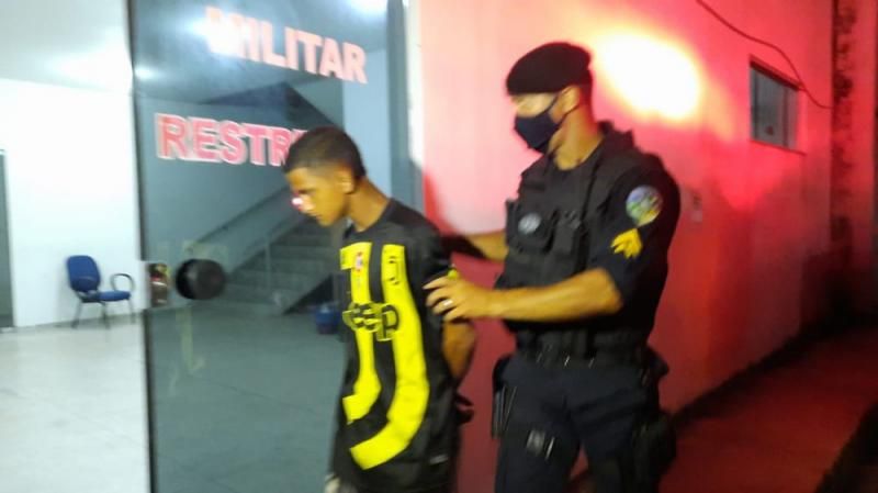 PM e PC retiram mais 07 Kg de Maconha das ruas de Ji-Paraná e desmantelam quadrilha PM e PC retiram mais 07 Kg de Maconha das ruas de Ji-Paraná e desmantelam quadrilha