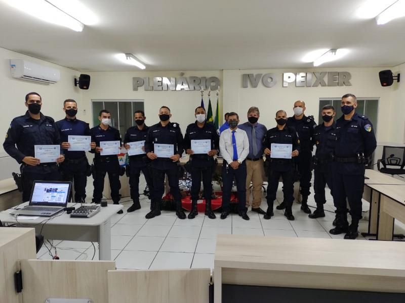Policiais militares recebem Moção de Aplausos da Câmara de Vereadores em Novo Horizonte do Oeste Policiais militares recebem Moção de Aplausos da Câmara de Vereadores em Novo Horizonte do Oeste