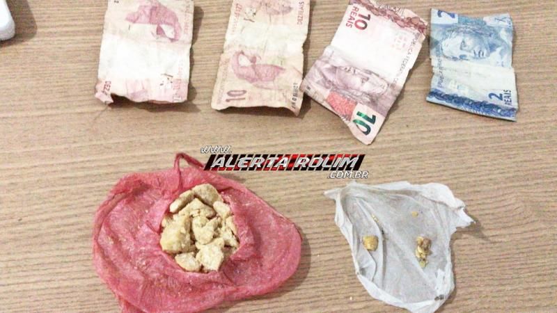 Suspeito é detido com drogas pela Polícia Militar em Nova Estrela Suspeito é detido com drogas pela Polícia Militar em Nova Estrela