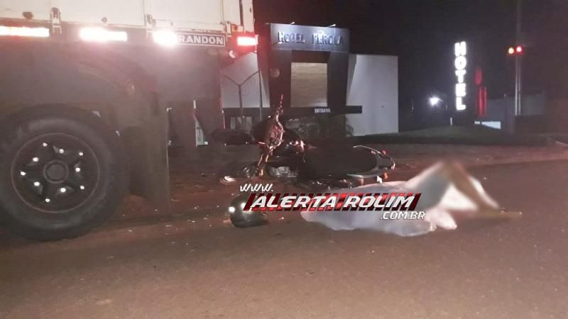 URGENTE - Motociclista morre após bater na traseira de carreta estacionada, em Rolim de Moura URGENTE - Motociclista morre após bater na traseira de carreta estacionada, em Rolim de Moura