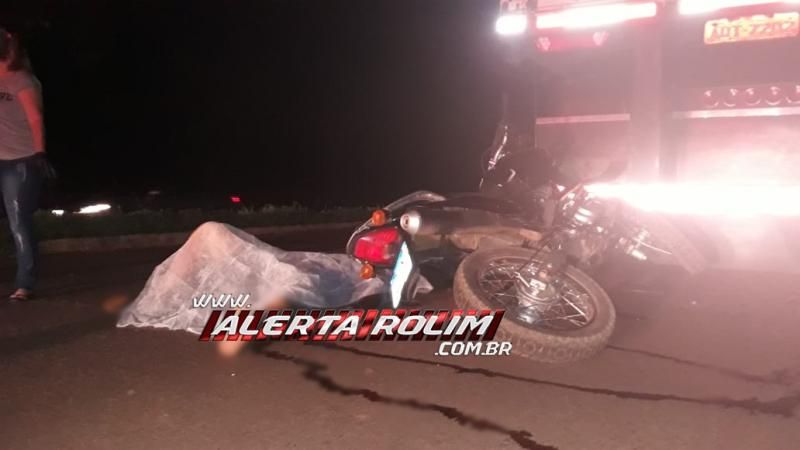 URGENTE - Motociclista morre após bater na traseira de carreta estacionada, em Rolim de Moura URGENTE - Motociclista morre após bater na traseira de carreta estacionada, em Rolim de Moura
