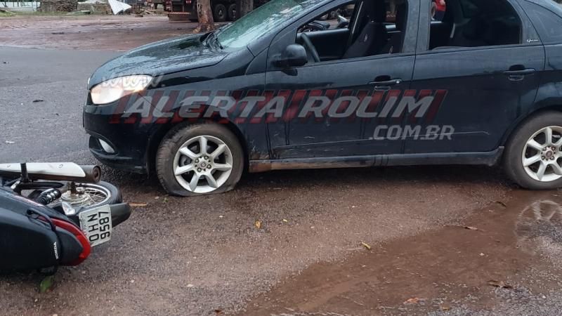 Acidente de trânsito com vítima é registrado nesta tarde de sábado em Rolim de Moura Acidente de trânsito com vítima é registrado nesta tarde de sábado em Rolim de Moura