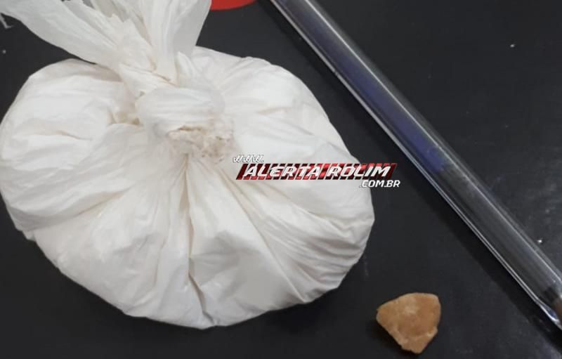 Atualizada - Homem alvejado a tiros não resistiu e foi a óbito no hospital; armas de fogo e drogas foram encontradas na casa da vítima  Atualizada - Homem alvejado a tiros não resistiu e foi a óbito no hospital; armas de fogo e drogas foram encontradas na casa da vítima