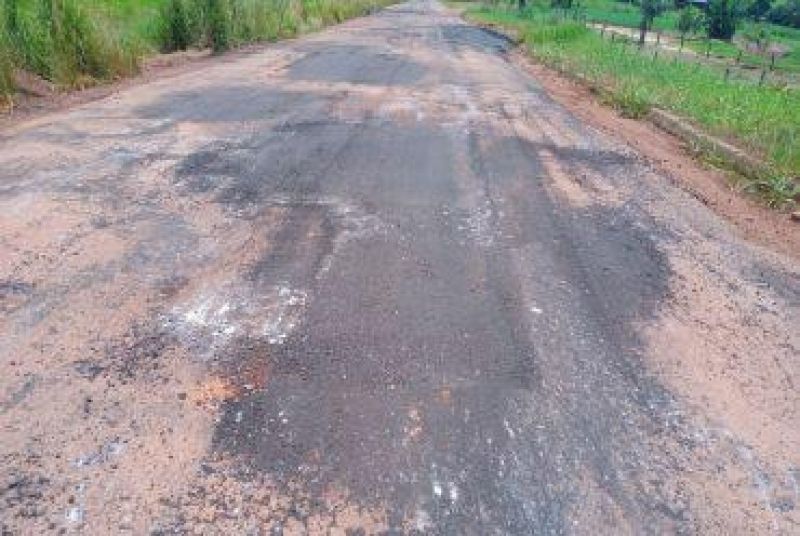 Margens da RO-010, que interliga Rolim de Moura à Migrantinópolis, recebem serviços de limpeza e manutenção Margens da RO-010, que interliga Rolim de Moura à Migrantinópolis, recebem serviços de limpeza e manutenção