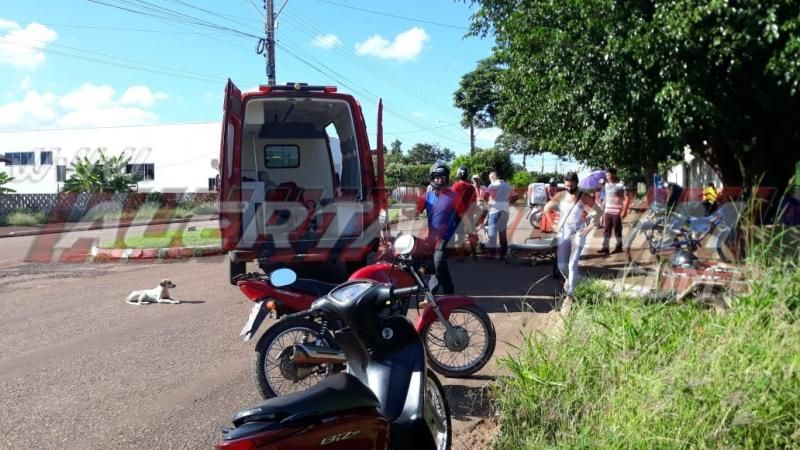 Motociclista sofre fratura exposta em um dos pés após colisão no Bairro Planalto, em Rolim de Moura Motociclista sofre fratura exposta em um dos pés após colisão no Bairro Planalto, em Rolim de Moura