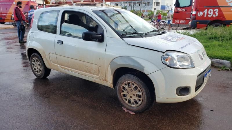 Mototaxista e passageira ficam feridos em acidente de trânsito na tarde desta sexta-feira, em Rolim de Moura Mototaxista e passageira ficam feridos em acidente de trânsito na tarde desta sexta-feira, em Rolim de Moura