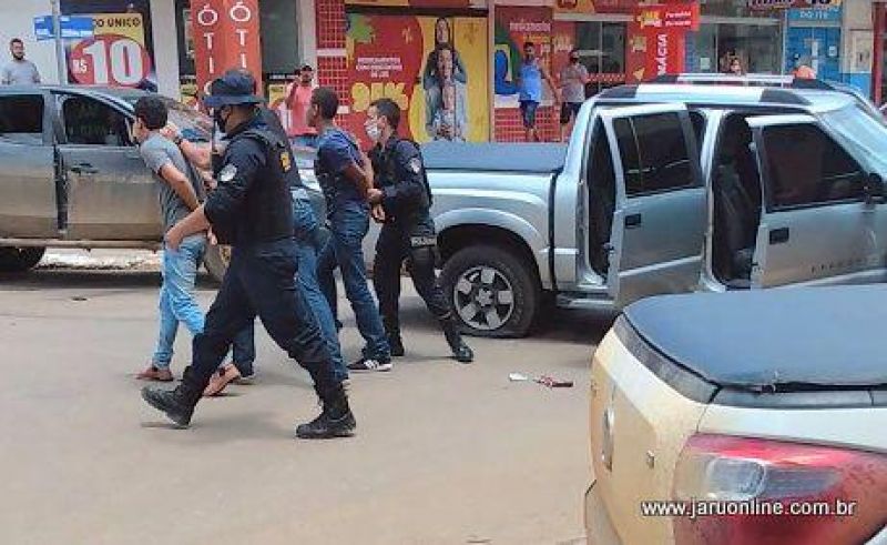 Pintor reage a assalto e é morto na frente da esposa por três bandidos armados em Ouro Preto Pintor reage a assalto e é morto na frente da esposa por três bandidos armados em Ouro Preto