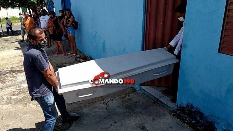 ATUALIZADA – Adolescente de apenas 14 anos de idade mata o próprio pai com marteladas, em Ji-Paraná ATUALIZADA – Adolescente de apenas 14 anos de idade mata o próprio pai com marteladas, em Ji-Paraná