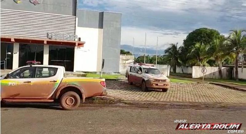 URGENTE - Foragidos da prisão em Alvorada e suspeitos de terem matado sitiante durante roubo são presos em operação conjunta da PM, PC e Polícia Penal URGENTE - Foragidos da prisão em Alvorada e suspeitos de terem matado sitiante durante roubo são presos em operação conjunta da PM, PC e Polícia Penal