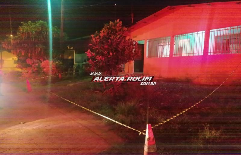 URGENTE - Homem é alvejado a tiros, no Bairro Jardim Tropical, em Rolim de Moura URGENTE - Homem é alvejado a tiros, no Bairro Jardim Tropical, em Rolim de Moura