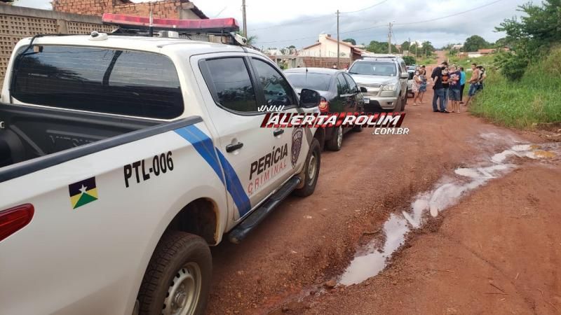 URGENTE - Homem é encontrado morto dentro de sua casa no Bairro Beira Rio; há indícios de homicídio URGENTE - Homem é encontrado morto dentro de sua casa no Bairro Beira Rio; há indícios de homicídio
