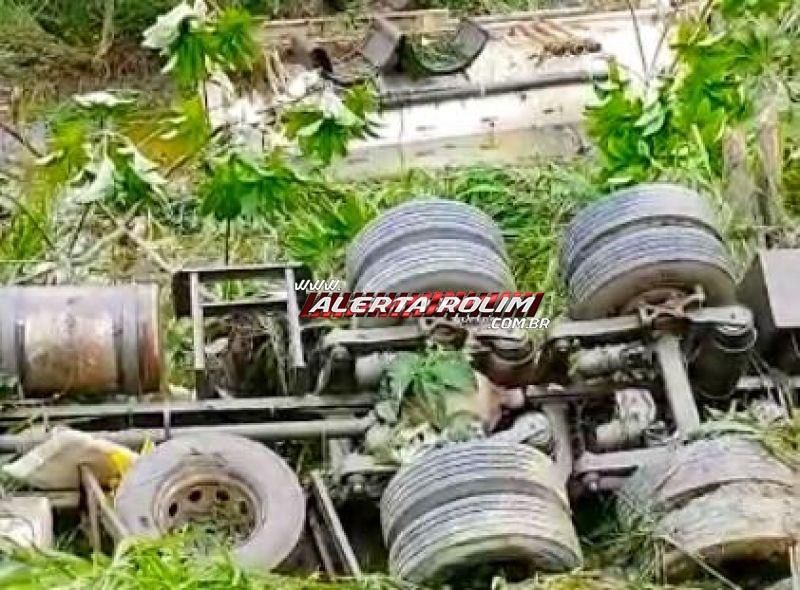 URGENTE – Motorista do Posto Paschoali de Rolim de Moura morre após caminhão tanque capotar na BR-364 nesta tarde de quarta-feira URGENTE – Motorista do Posto Paschoali de Rolim de Moura morre após caminhão tanque capotar na BR-364 nesta tarde de quarta-feira