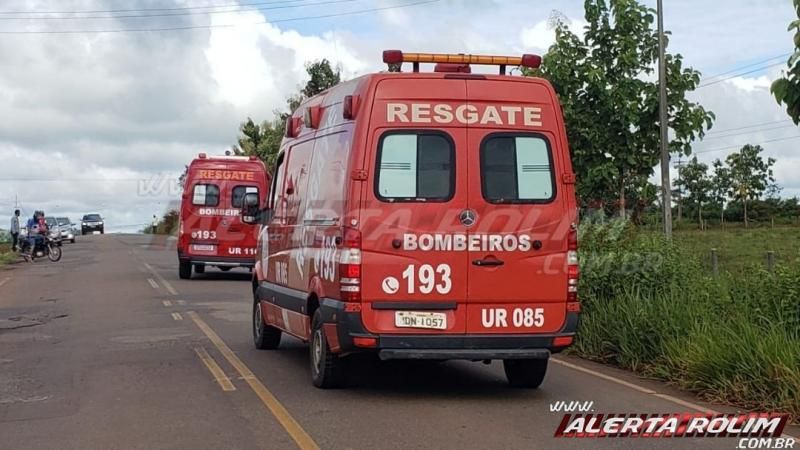 Veículo capota na RO-010 nesta manhã de sábado, em Rolim de Moura Veículo capota na RO-010 nesta manhã de sábado, em Rolim de Moura