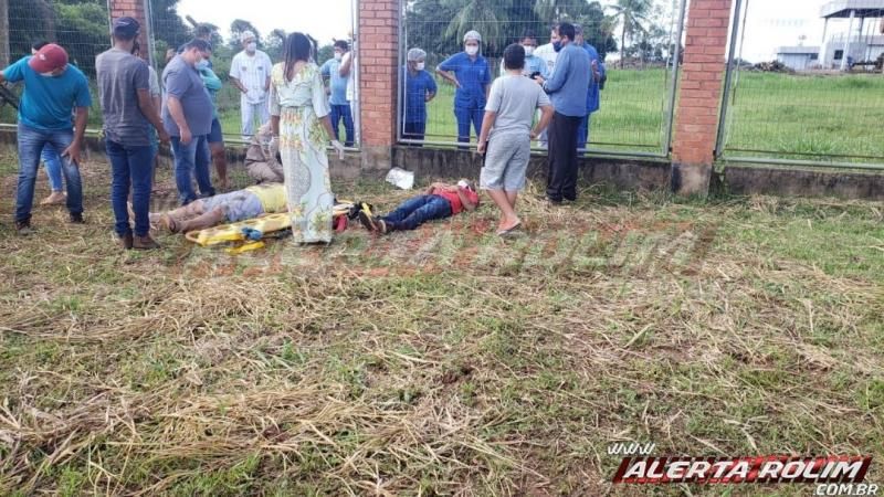 Veículo capota na RO-010 nesta manhã de sábado, em Rolim de Moura Veículo capota na RO-010 nesta manhã de sábado, em Rolim de Moura