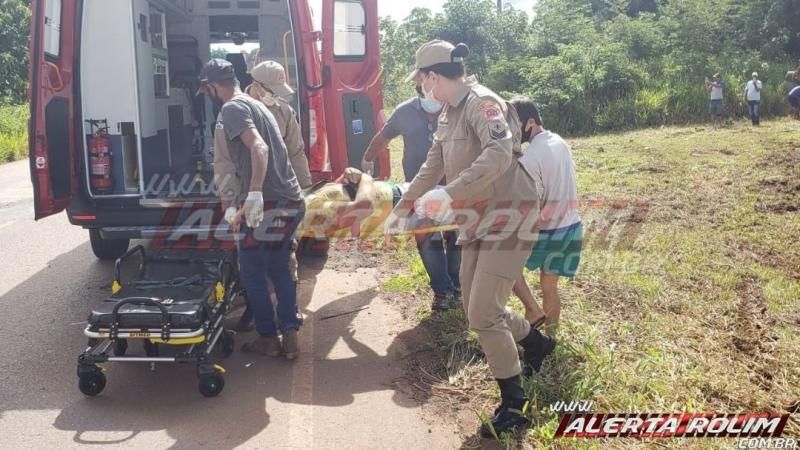 Veículo capota na RO-010 nesta manhã de sábado, em Rolim de Moura Veículo capota na RO-010 nesta manhã de sábado, em Rolim de Moura