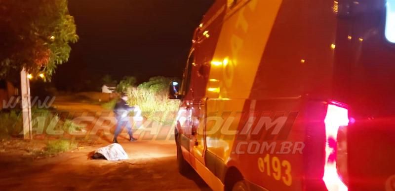 Velho conhecido da polícia é morto a tiros no Bairro Boa Esperança; esse foi o segundo homicídio registrado no ano, em Rolim de Moura  Velho conhecido da polícia é morto a tiros no Bairro Boa Esperança; esse foi o segundo homicídio registrado no ano, em Rolim de Moura