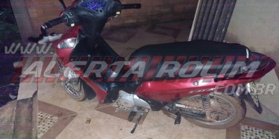 Polícia Militar localiza em “boca de fumo” Biz que foi roubada na última quinta-feira em Rolim de Moura Polícia Militar localiza em “boca de fumo” Biz que foi roubada na última quinta-feira em Rolim de Moura