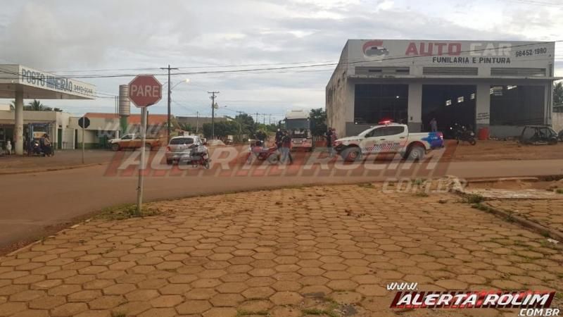 Acidente de trânsito é registrado no Bairro São Cristovão em Rolim de Moura Acidente de trânsito é registrado no Bairro São Cristovão em Rolim de Moura