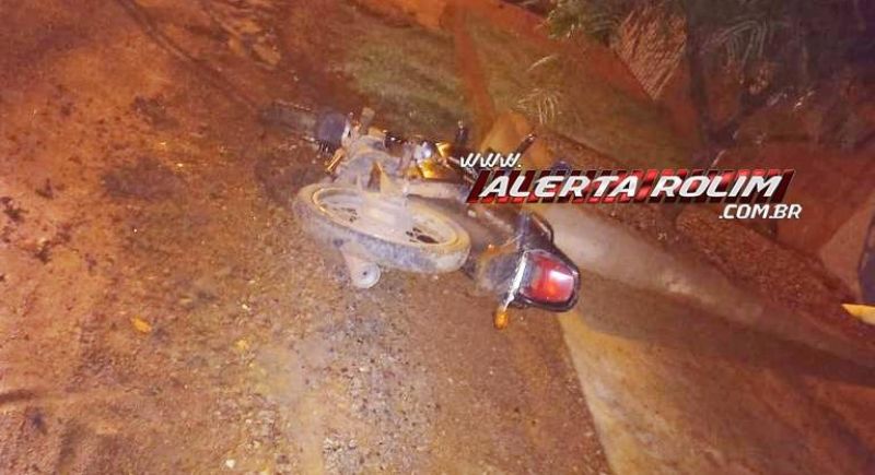 Após efetuar roubo de moto, bandido sofre queda durante a fuga e deixa para trás veículo usado na pratica do crime, em Rolim de Moura Após efetuar roubo de moto, bandido sofre queda durante a fuga e deixa para trás veículo usado na pratica do crime, em Rolim de Moura