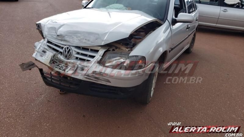 URGENTE - Caminhonete capota após colisão com automóvel e duas pessoas foram socorridas ao hospital em Rolim de Moura URGENTE - Caminhonete capota após colisão com automóvel e duas pessoas foram socorridas ao hospital em Rolim de Moura