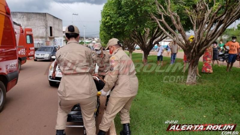 URGENTE - Caminhonete capota após colisão com automóvel e duas pessoas foram socorridas ao hospital em Rolim de Moura URGENTE - Caminhonete capota após colisão com automóvel e duas pessoas foram socorridas ao hospital em Rolim de Moura