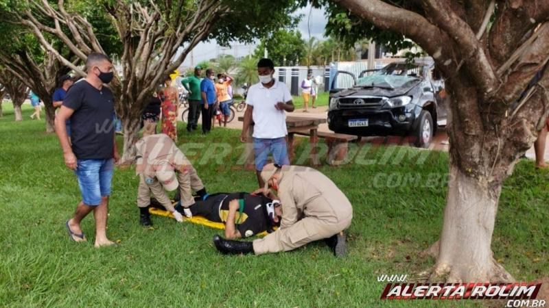 URGENTE - Caminhonete capota após colisão com automóvel e duas pessoas foram socorridas ao hospital em Rolim de Moura URGENTE - Caminhonete capota após colisão com automóvel e duas pessoas foram socorridas ao hospital em Rolim de Moura