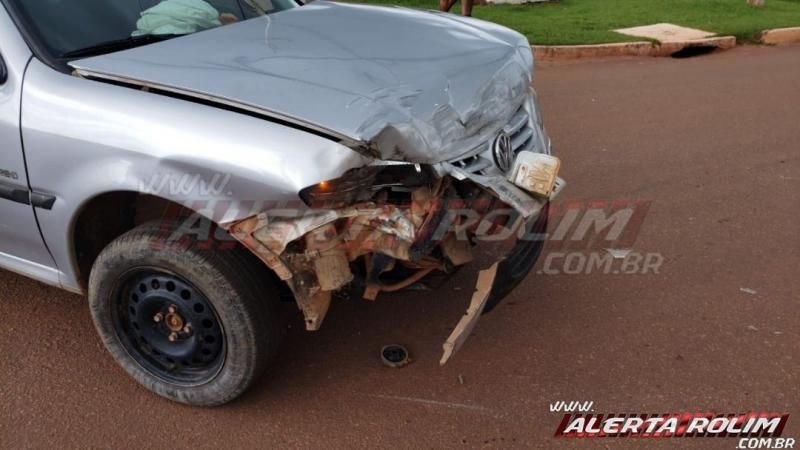 URGENTE - Caminhonete capota após colisão com automóvel e duas pessoas foram socorridas ao hospital em Rolim de Moura URGENTE - Caminhonete capota após colisão com automóvel e duas pessoas foram socorridas ao hospital em Rolim de Moura