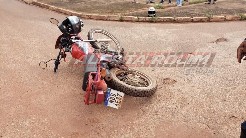 Colisão entre carro e moto deixa um ferido no Bairro Boa Esperança em Rolim de Moura Colisão entre carro e moto deixa um ferido no Bairro Boa Esperança em Rolim de Moura